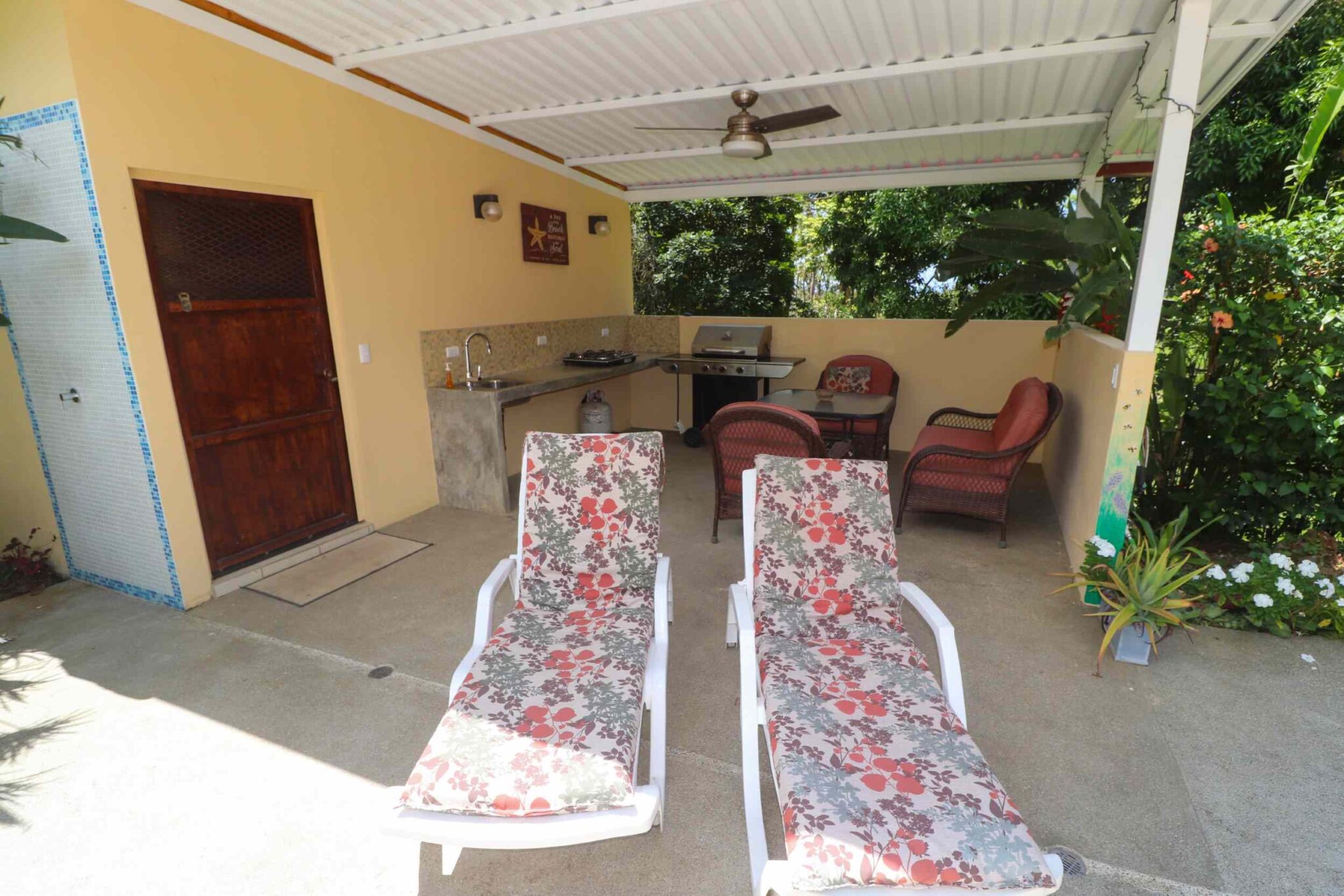 ojochal-calleDelbosque4-1222- (33) Easy-Access Home with Beautiful Outdoor Living Space, Pool & Garden in Ojochal Costa Rica