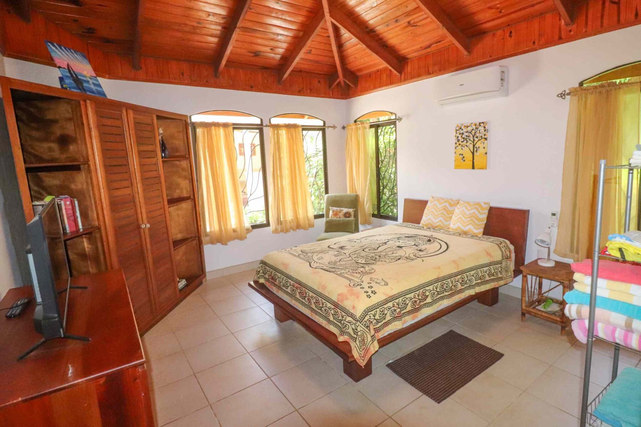ojochal-calleDelbosque4-1222- (13) Easy-Access Home with Beautiful Outdoor Living Space, Pool & Garden in Ojochal Costa Rica