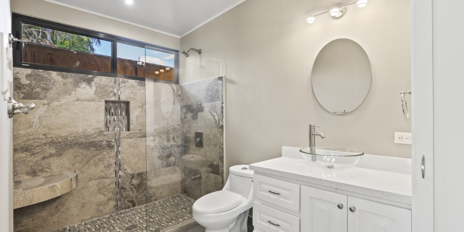 New Modern-Style 3-Bedroom Home with Pool in Easy, Walk-to-Beach Location in Bahia near Uvita Costa Rica New Modern-Style 3-Bedroom Home with Pool in Easy, Walk-to-Beach Location in Bahia near Uvita Costa Rica
