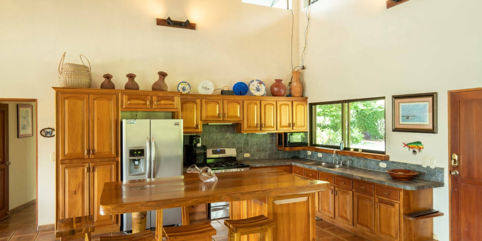 Country Club Feel Oasis Surrounded by Mountains with Cacao Farm in Platanillo above Dominical Costa Rica Country Club Feel Oasis Surrounded by Mountains with Cacao Farm in Platanillo above Dominical Costa Rica