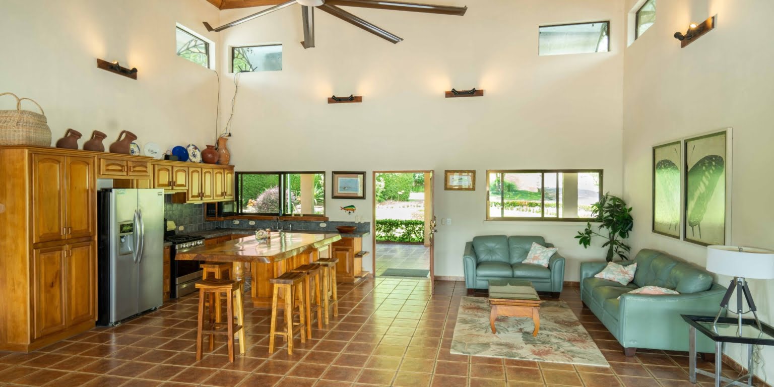 Country Club Feel Oasis Surrounded by Mountains with Cacao Farm in Platanillo above Dominical Costa Rica Country Club Feel Oasis Surrounded by Mountains with Cacao Farm in Platanillo above Dominical Costa Rica