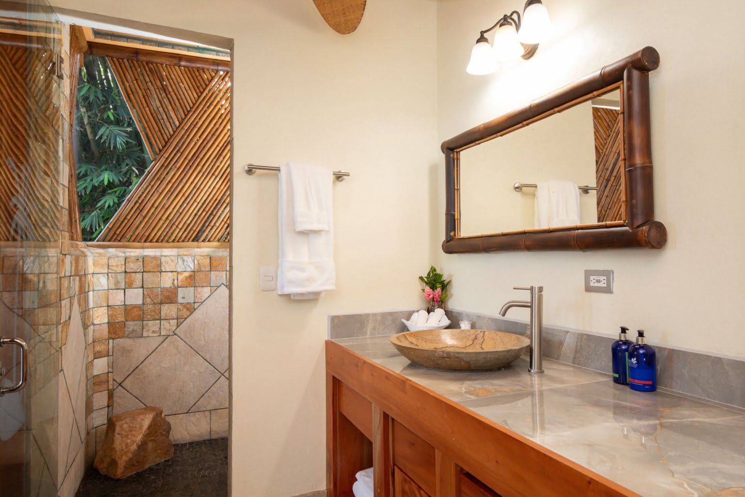 principal bed 1_6 Tropical Luxury 9-Bedroom Home in Gated Community above Dominicalito Costa Rica