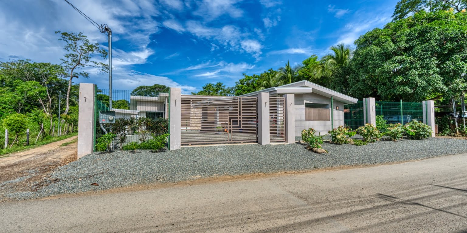 Captivating 3-Bedroom Beach Home with Pool in Uvita Costa Rica