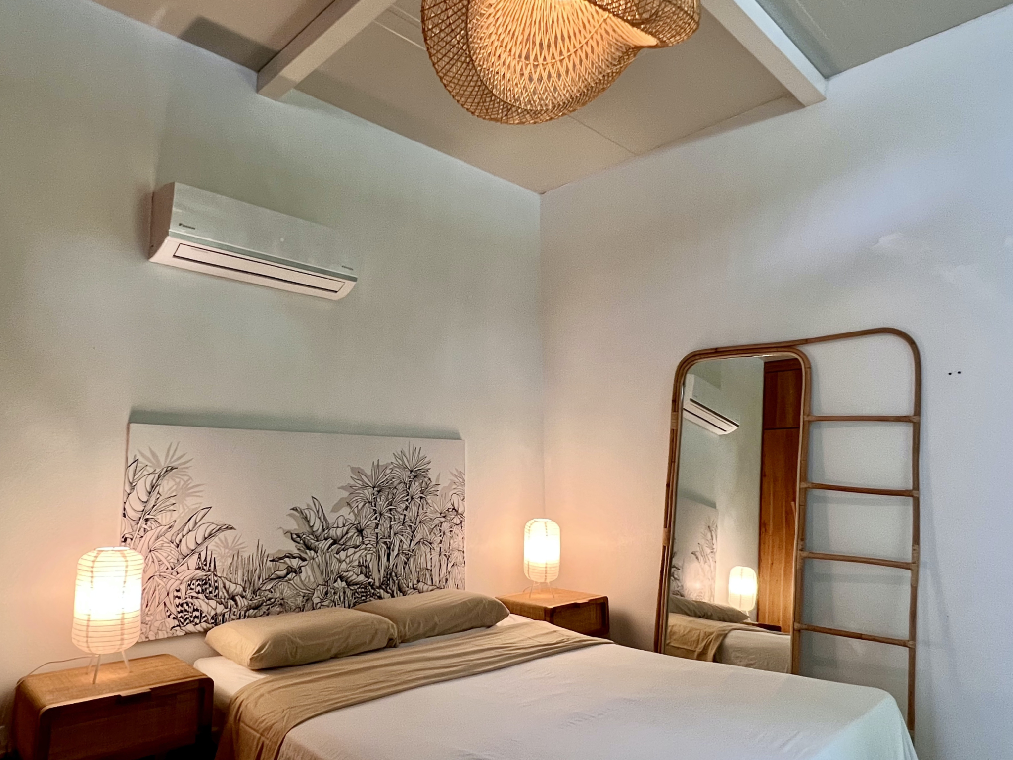 Very Private 2-Bedroom Modern Style Home with Pool in Ojochal Very Private 2-Bedroom Modern Style Home with Pool in Ojochal