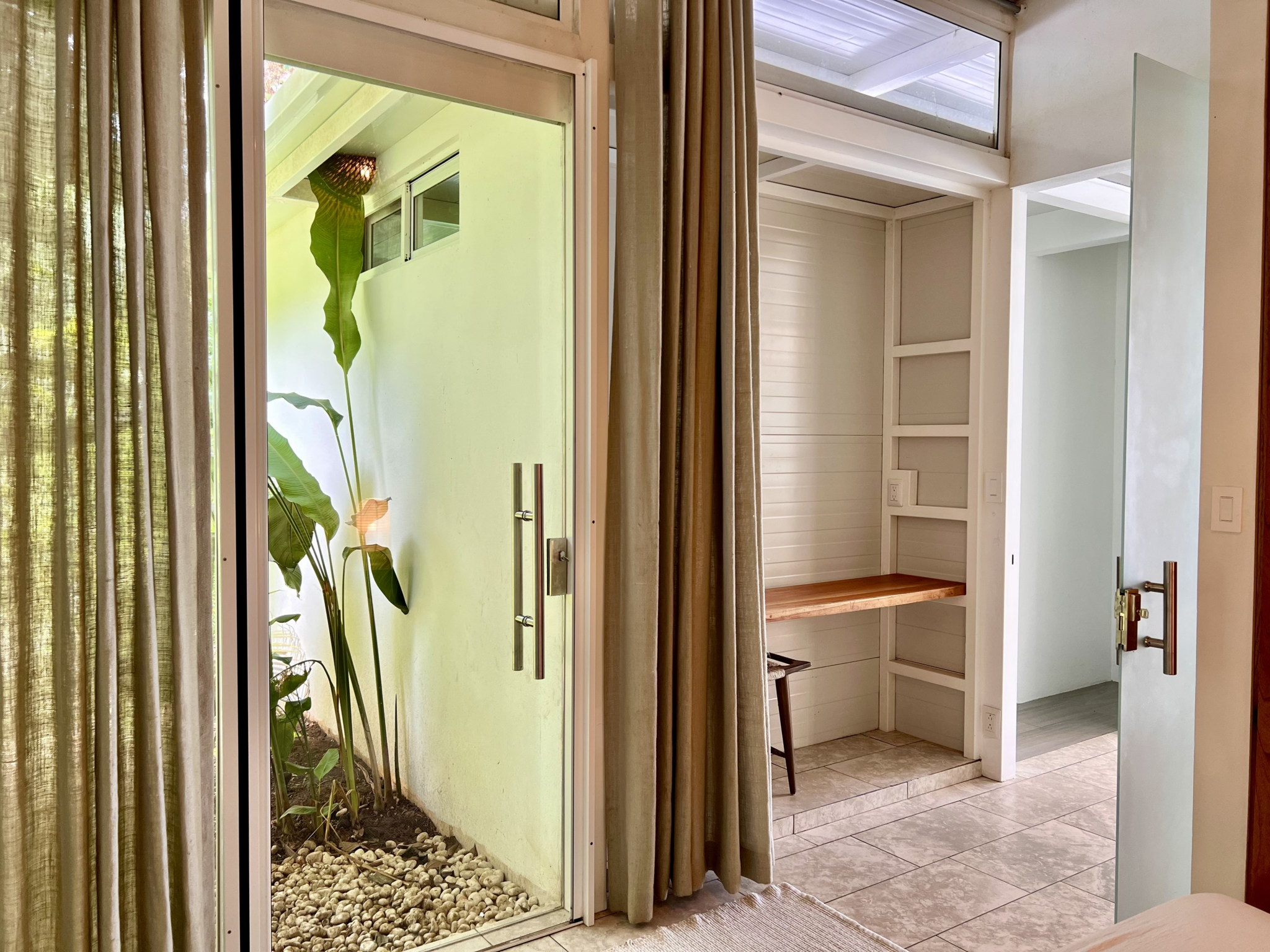 Very Private 2-Bedroom Modern Style Home with Pool in Ojochal Very Private 2-Bedroom Modern Style Home with Pool in Ojochal