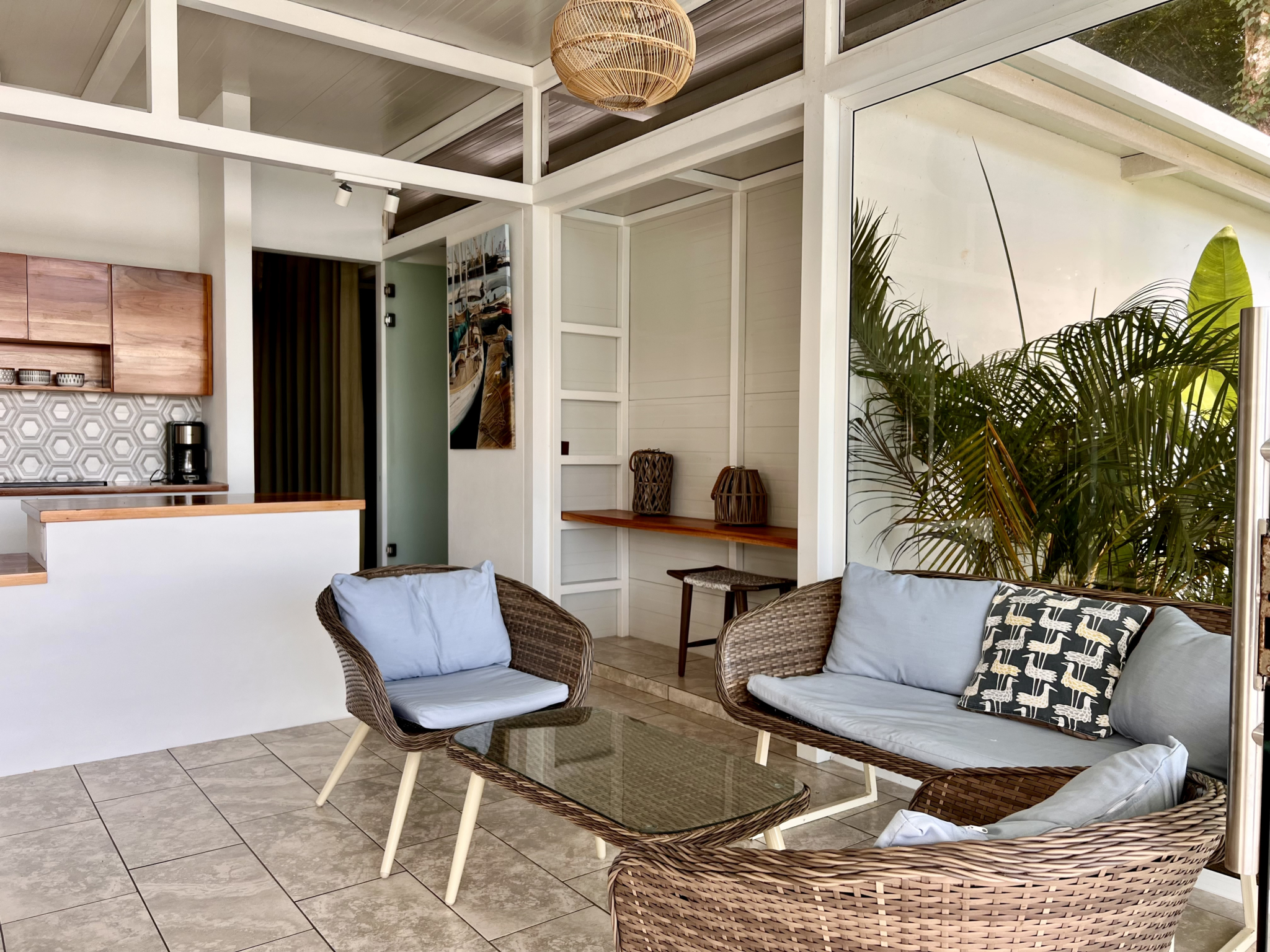 Very Private 2-Bedroom Modern Style Home with Pool in Ojochal Very Private 2-Bedroom Modern Style Home with Pool in Ojochal