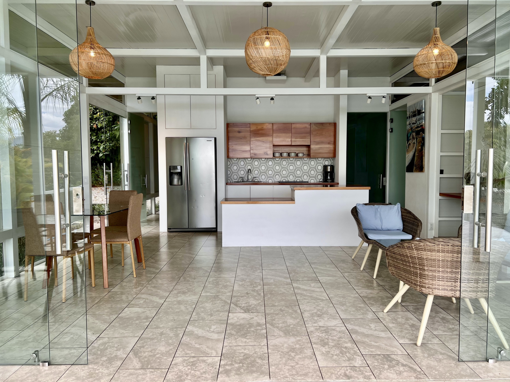 Very Private 2-Bedroom Modern Style Home with Pool in Ojochal Very Private 2-Bedroom Modern Style Home with Pool in Ojochal