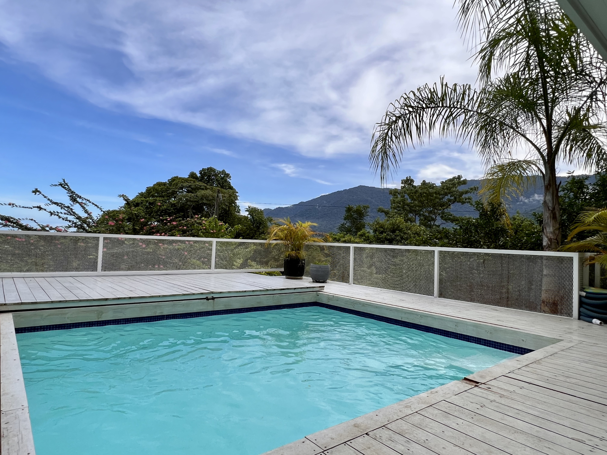 Very Private 2-Bedroom Modern Style Home with Pool in Ojochal Very Private 2-Bedroom Modern Style Home with Pool in Ojochal
