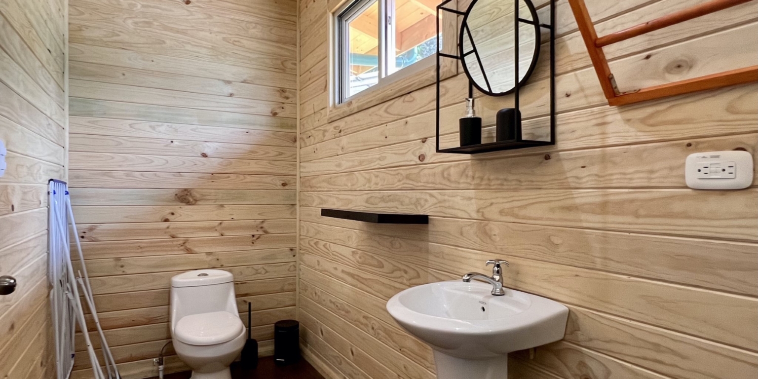 37.4840 House and Cabins Morete 20 Brand New Home And 2 Guest Houses With Breathtaking Views And Waterfall in Uvita Costa Rica