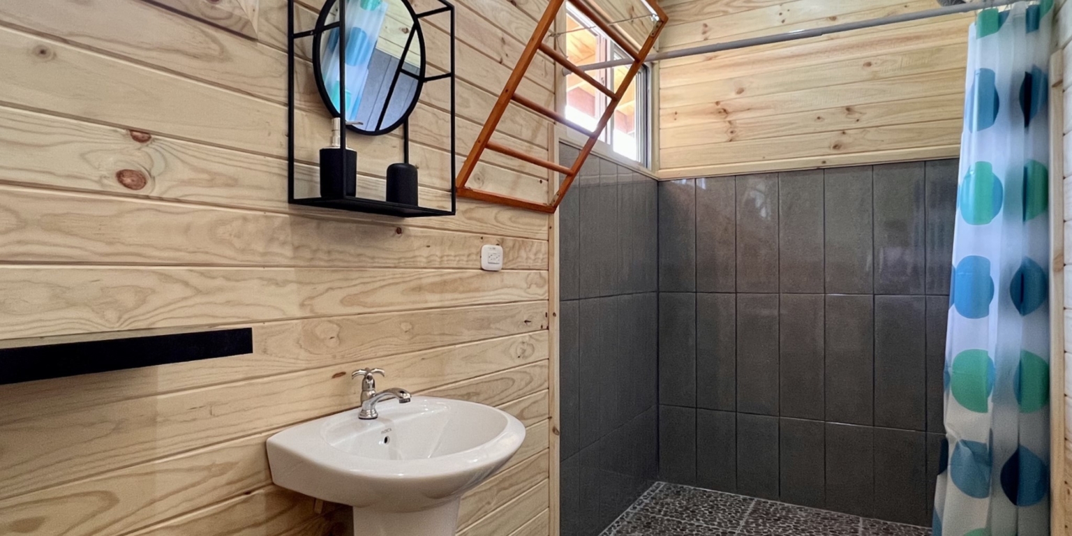 36.4840 House and Cabins Morete 19 Brand New Home And 2 Guest Houses With Breathtaking Views And Waterfall in Uvita Costa Rica