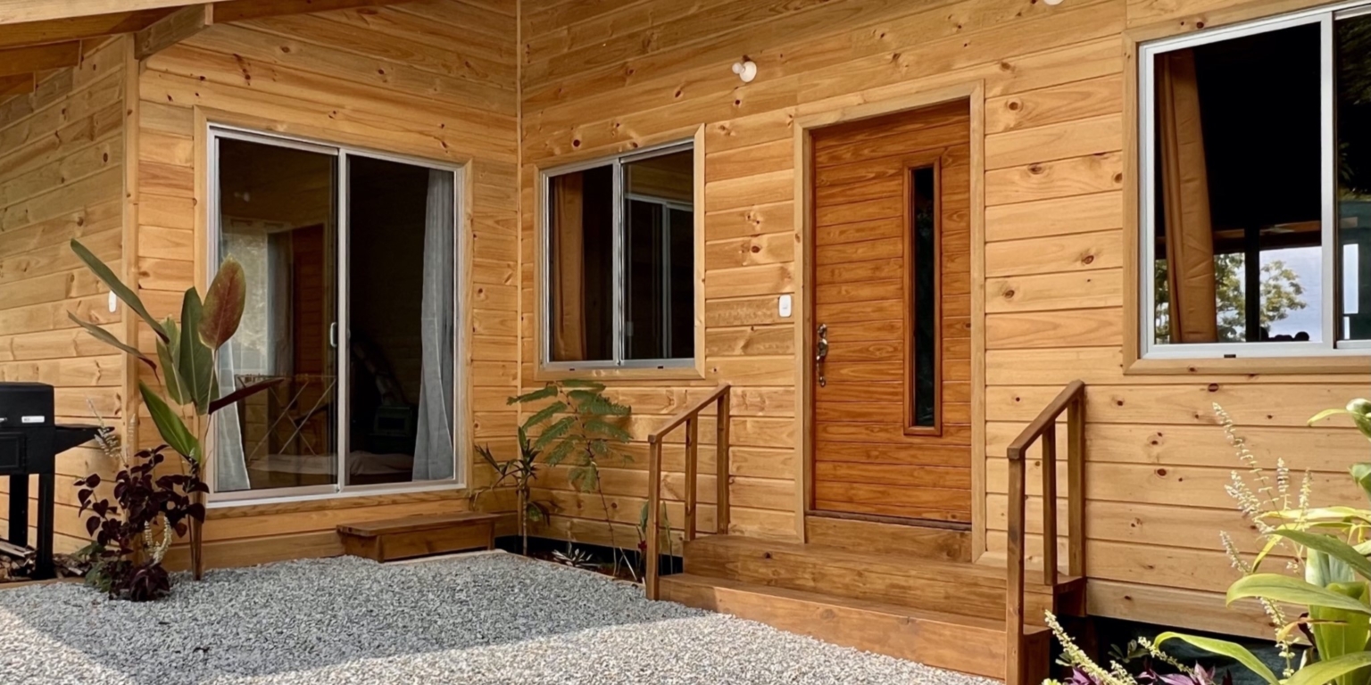 4.4840 House and Cabins Morete 22 Brand New Home And 2 Guest Houses With Breathtaking Views And Waterfall in Uvita Costa Rica