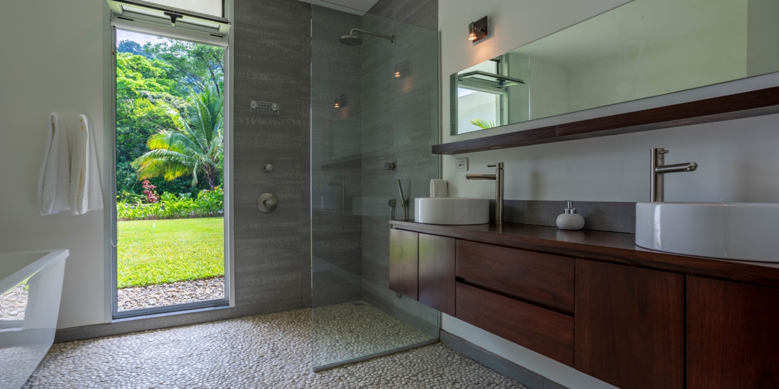 Mariposa Luxury Modern Home with Guest House in Uvita Costa Rica