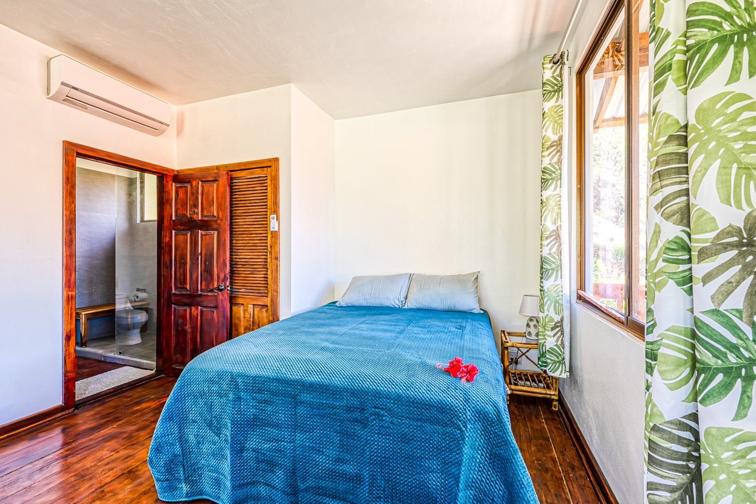 Ideal Rental Home On the River Walking Distance to Dominical Beach Ideal Rental Home On the River Walking Distance to Dominical Beach