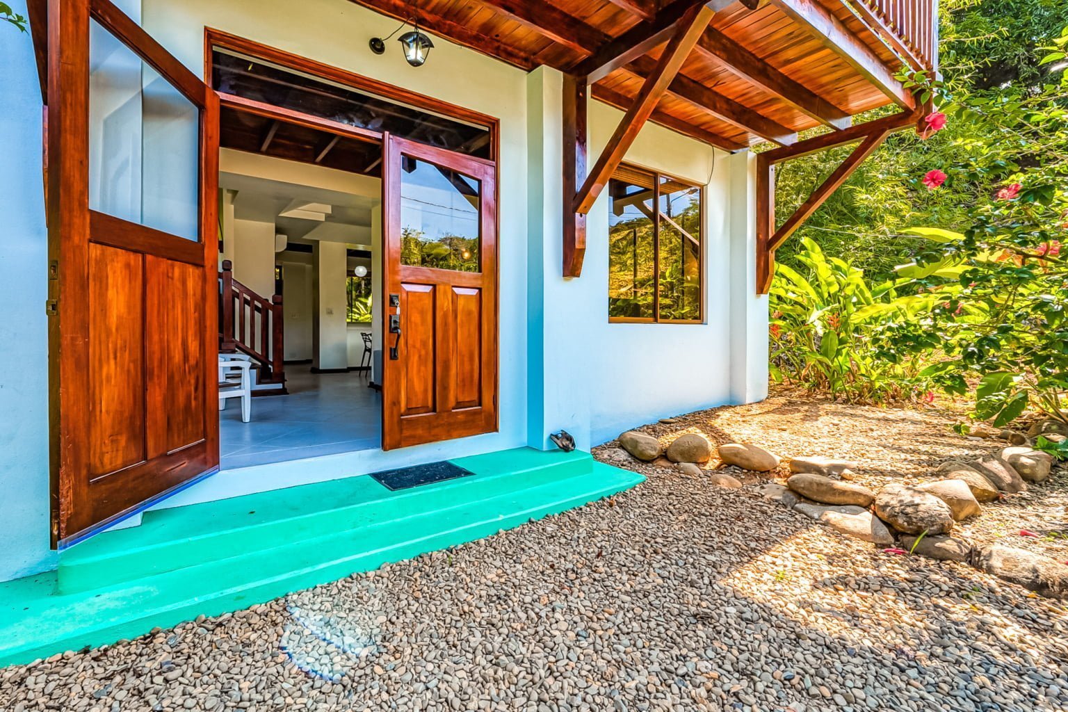 Ideal Rental Home On the River Walking Distance to Dominical Beach Ideal Rental Home On the River Walking Distance to Dominical Beach