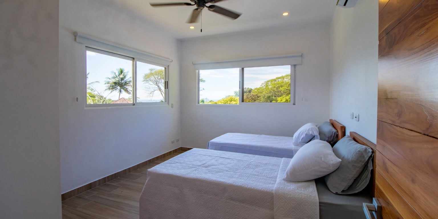 UVI258 – Villa Hermosa – 26 Unique 3-Bedroom Townhome Condo Just Minutes Walk from the Beach with Spectacular Ocean View – Perfect Rental Property in Playa Hermosa near Uvita Costa Rica