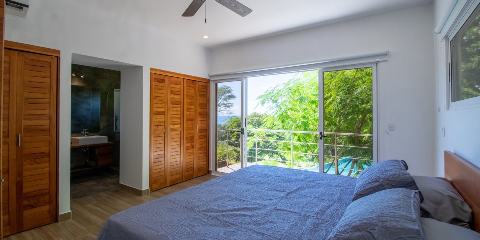 UVI258 – Villa Hermosa – 17 Unique 3-Bedroom Townhome Condo Just Minutes Walk from the Beach with Spectacular Ocean View – Perfect Rental Property in Playa Hermosa near Uvita Costa Rica