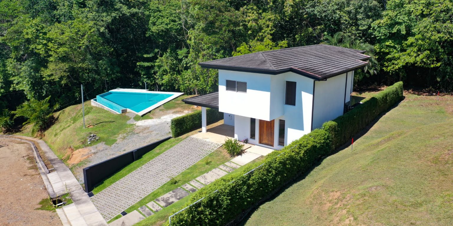 UVI258 – Villa Hermosa – 02 Unique 3-Bedroom Townhome Condo Just Minutes Walk from the Beach with Spectacular Ocean View – Perfect Rental Property in Playa Hermosa near Uvita Costa Rica