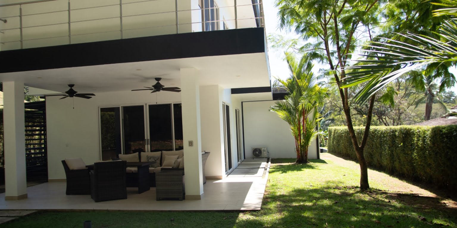 UVI258 – Villa Hermosa – 11 Unique 3-Bedroom Townhome Condo Just Minutes Walk from the Beach with Spectacular Ocean View – Perfect Rental Property in Playa Hermosa near Uvita Costa Rica