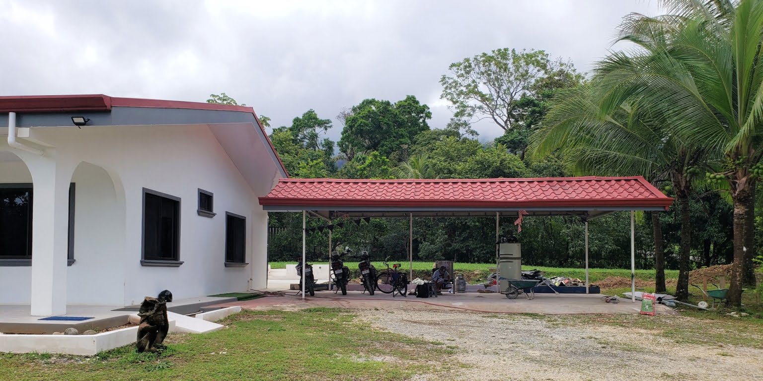 g3 Income Property with a 2-Bedroom Owner House & 3 2-Bedroom Apartments in the Heart of Ojochal Costa Rica