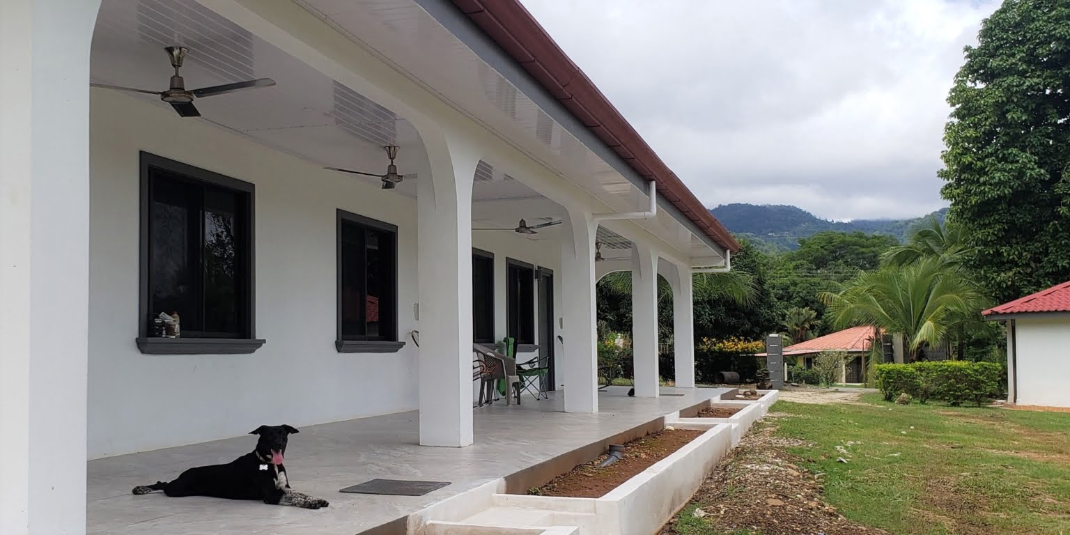 f8 Income Property with a 2-Bedroom Owner House & 3 2-Bedroom Apartments in the Heart of Ojochal Costa Rica