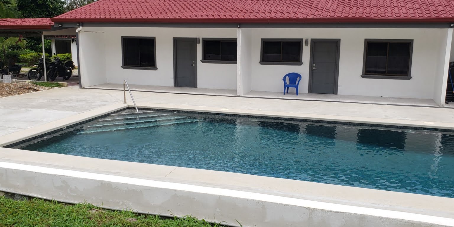 e6 Income Property with a 2-Bedroom Owner House & 3 2-Bedroom Apartments in the Heart of Ojochal Costa Rica