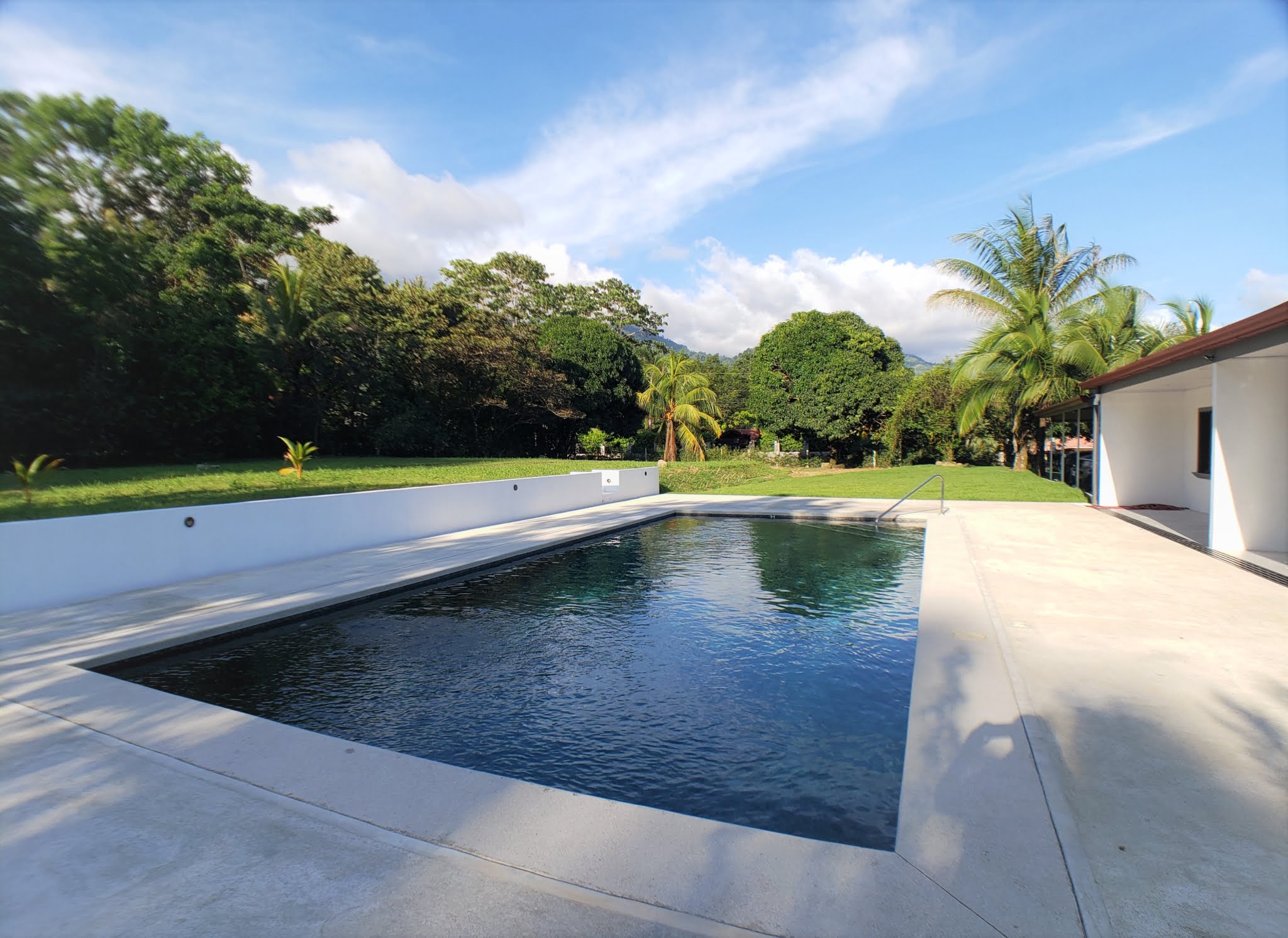 e7 Income Property with a 2-Bedroom Owner House & 3 2-Bedroom Apartments in the Heart of Ojochal Costa Rica