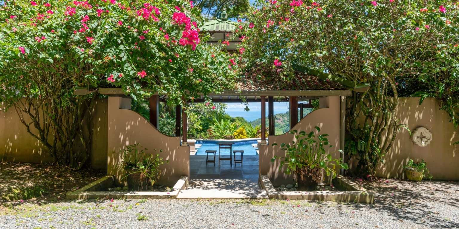 Lagunas 3 Bed OV Mountain Home_3 Ocean View 3-Bedroom Home with Pool in the Mountains of Lagunas near Dominical Costa Rica