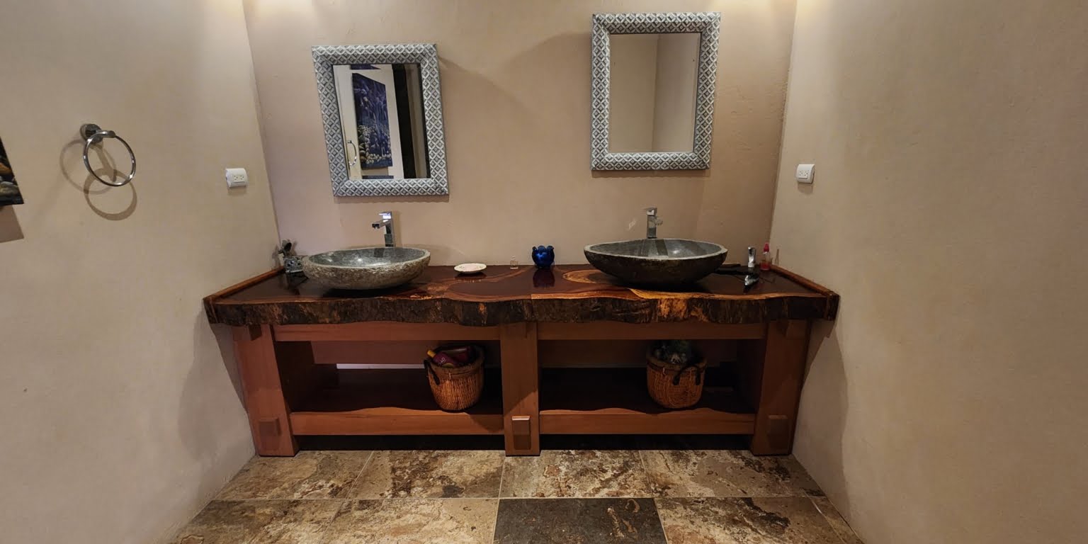 PLT173 – 33 Private Luxury Ocean View 2-Bedroom Home on 2.5 Acres for Great Privacy and Great Rental Potential in Platanillo above Dominical Costa Rica