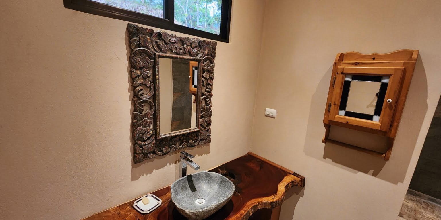 PLT173 – 31 Private Luxury Ocean View 2-Bedroom Home on 2.5 Acres for Great Privacy and Great Rental Potential in Platanillo above Dominical Costa Rica