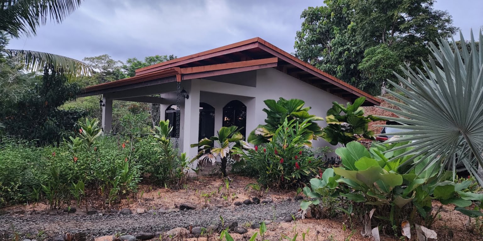 PLT173 – 24 Private Luxury Ocean View 2-Bedroom Home on 2.5 Acres for Great Privacy and Great Rental Potential in Platanillo above Dominical Costa Rica