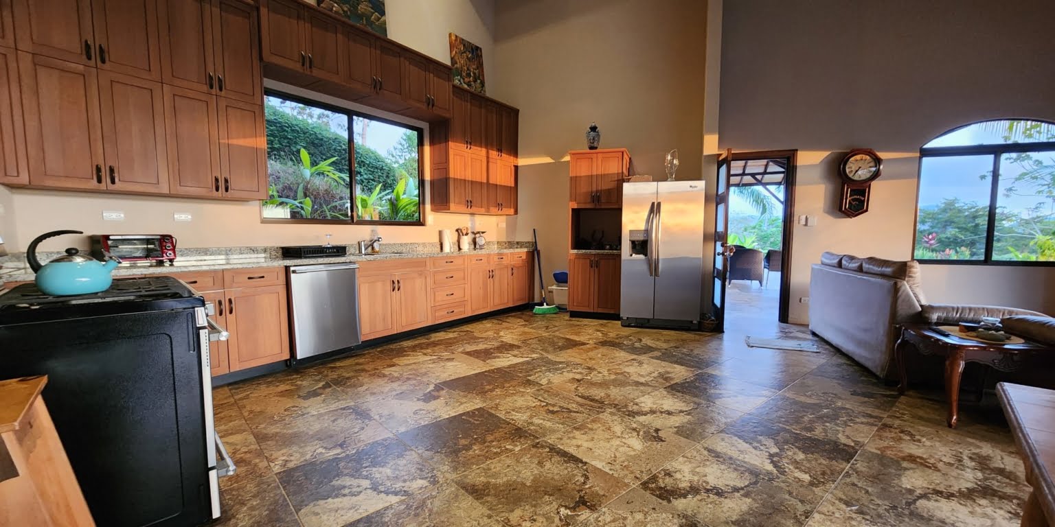 PLT173 – 18 Private Luxury Ocean View 2-Bedroom Home on 2.5 Acres for Great Privacy and Great Rental Potential in Platanillo above Dominical Costa Rica