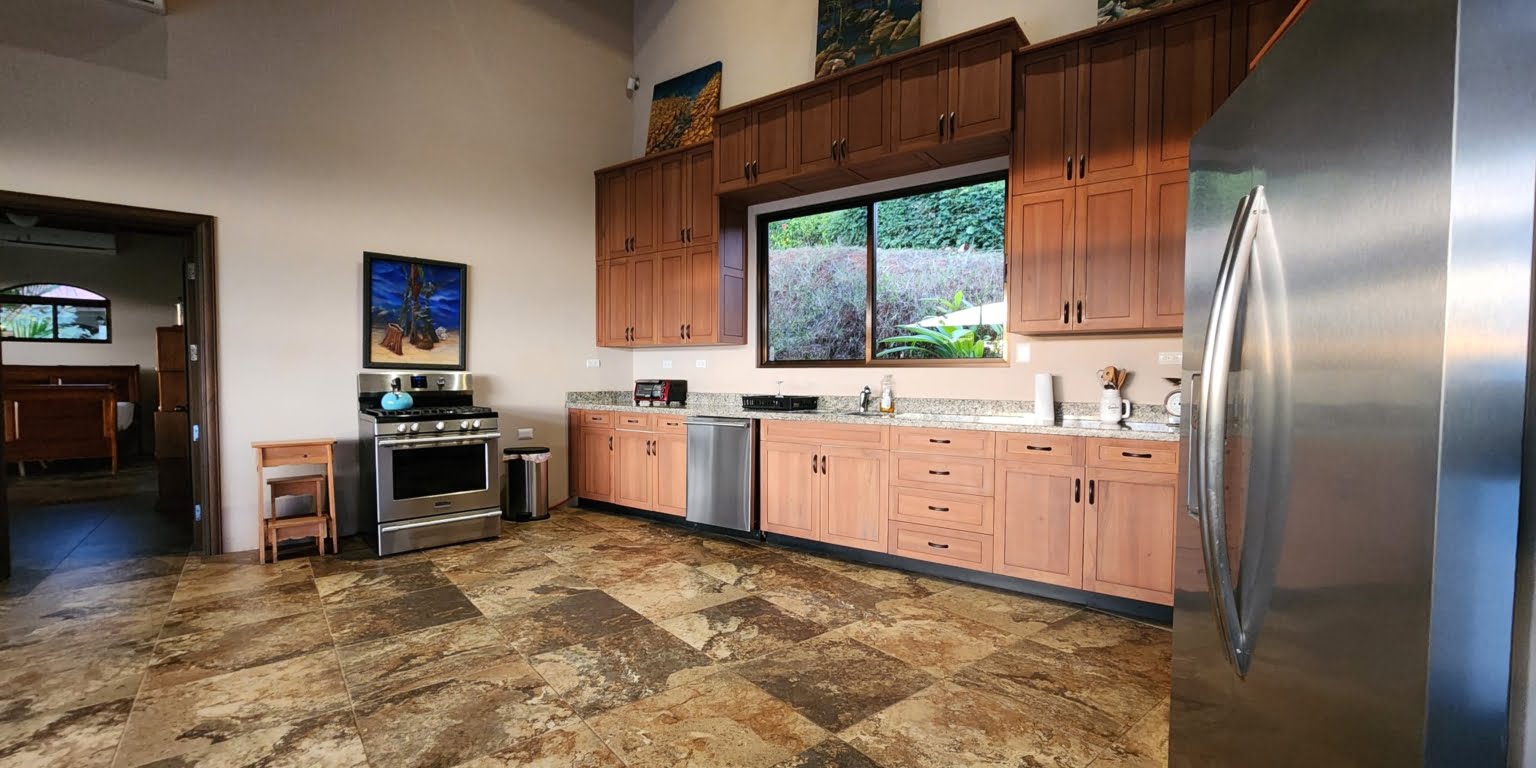 PLT173 – 17 Private Luxury Ocean View 2-Bedroom Home on 2.5 Acres for Great Privacy and Great Rental Potential in Platanillo above Dominical Costa Rica