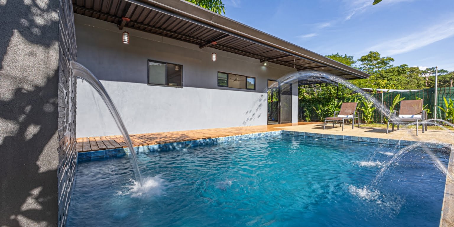 Cozy 1-Bedroom Hatillo Hideaway with with Pool only a Short Drive to the Beach in Hatillo near Dominical Costa Rica Cozy 1-Bedroom Hatillo Hideaway with with Pool only a Short Drive to the Beach in Hatillo near Dominical Costa Rica