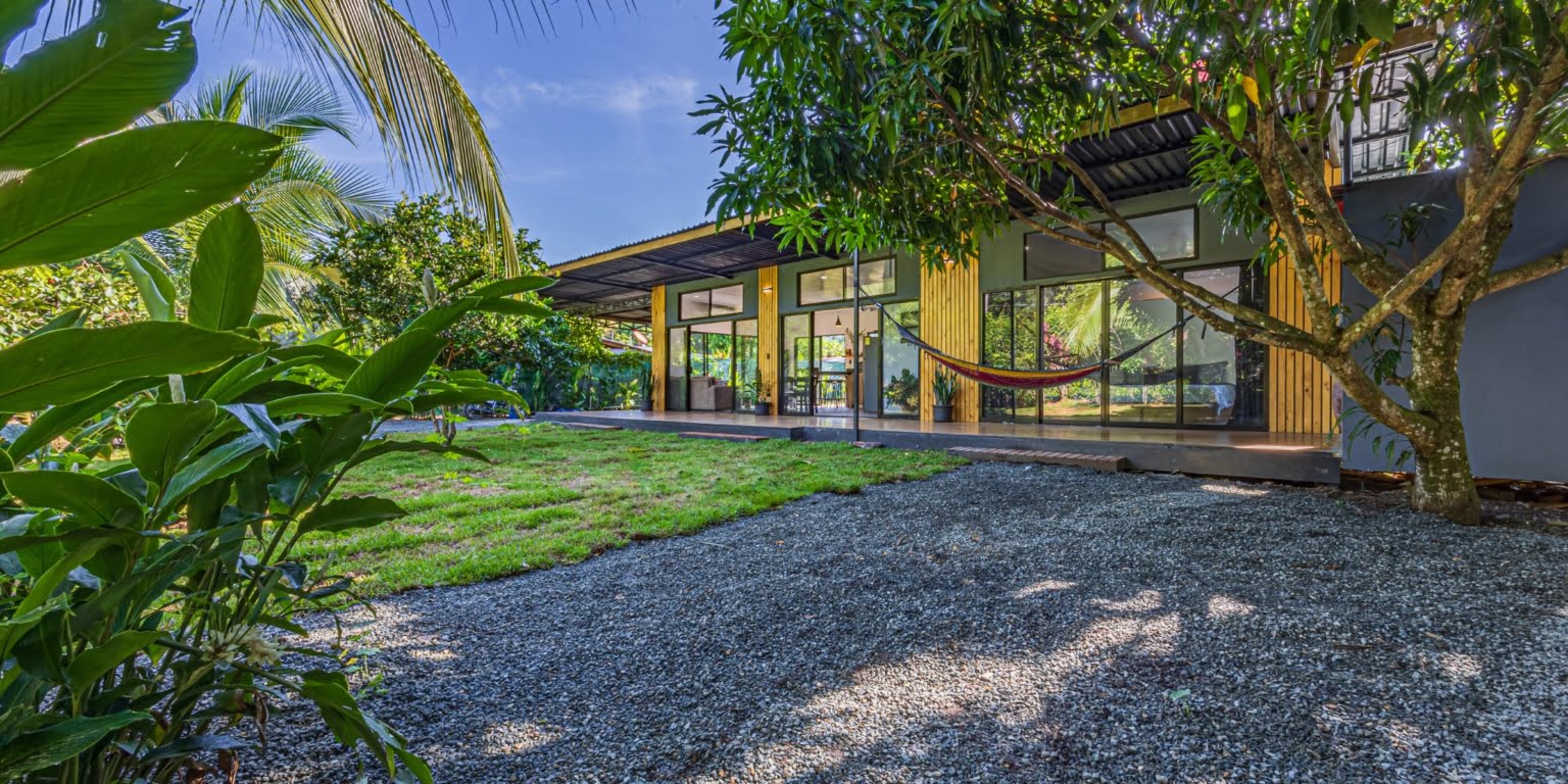 Cozy 1-Bedroom Hatillo Hideaway with with Pool only a Short Drive to the Beach in Hatillo near Dominical Costa Rica Cozy 1-Bedroom Hatillo Hideaway with with Pool only a Short Drive to the Beach in Hatillo near Dominical Costa Rica