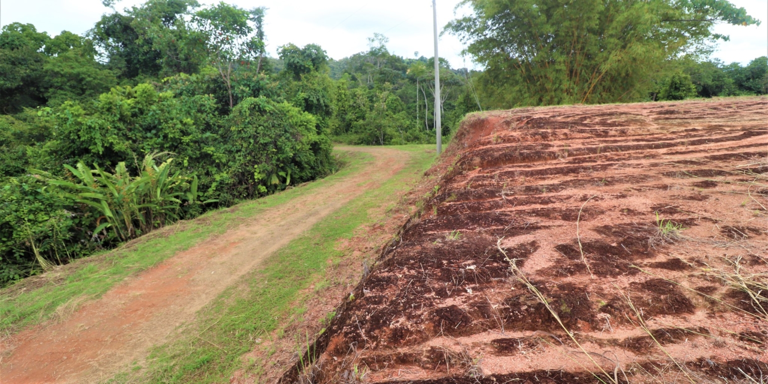 Expansive 9+ Acre Land with 360 Panoramic Views & Highway Frontage Perfect for Resort or Multiple Homes South of Ojochal Costa Rica