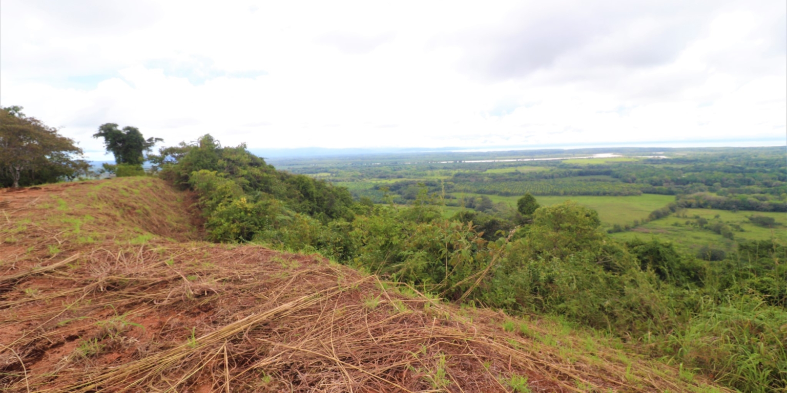Expansive 9+ Acre Land with 360 Panoramic Views & Highway Frontage Perfect for Resort or Multiple Homes South of Ojochal Costa Rica