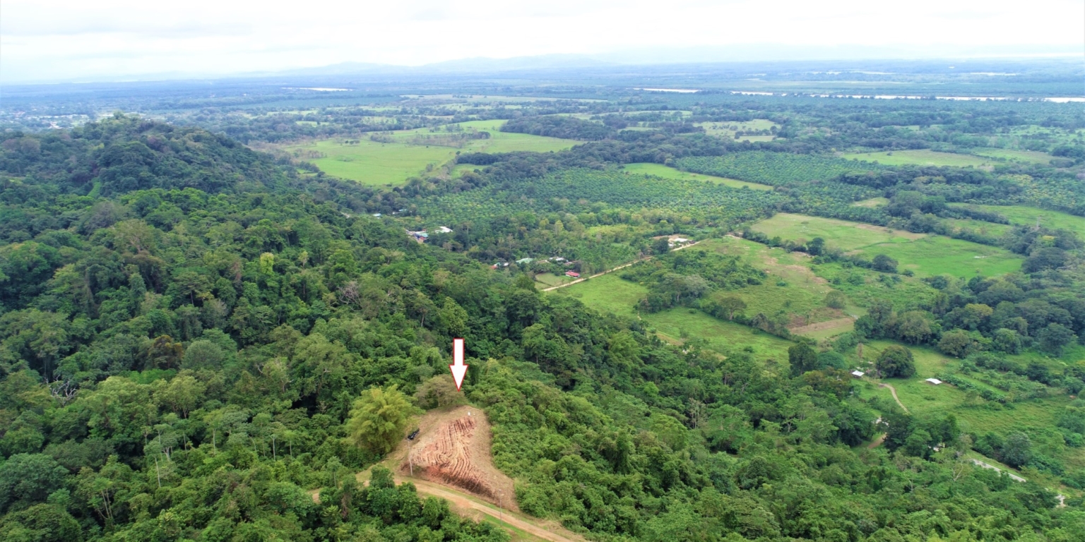 Expansive 9+ Acre Land with 360 Panoramic Views & Highway Frontage Perfect for Resort or Multiple Homes South of Ojochal Costa Rica