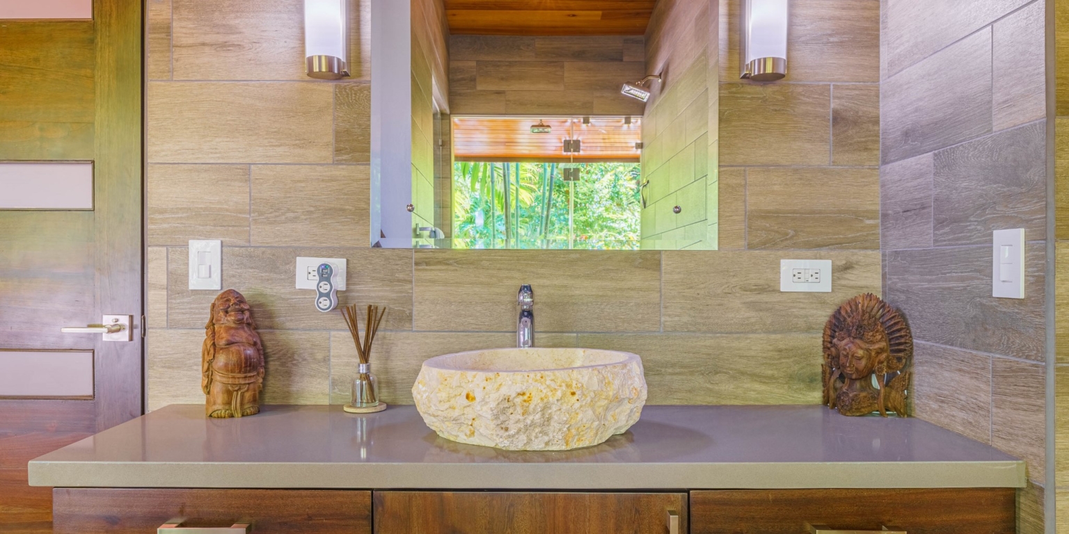 Luxury 4-Bedroom Home with Ocean View & Incredible Jungle Surroundings in Tropical Elegance above Uvita Costa Rica