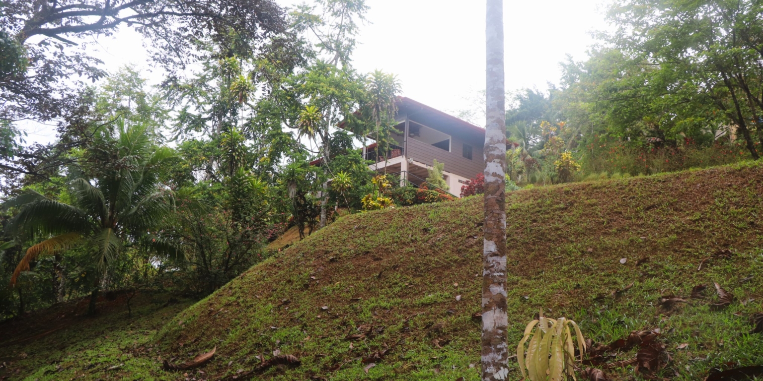1 (48) Home with 3-Bedrooms with River Border in Easy Access Location in Ojochal Costa Rica