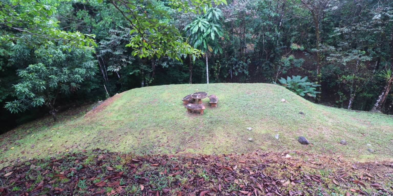 1 (44) Home with 3-Bedrooms with River Border in Easy Access Location in Ojochal Costa Rica