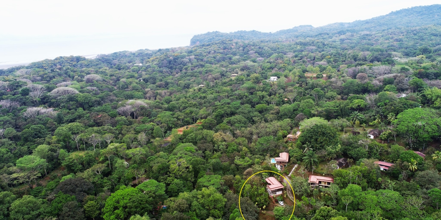1 (40) 1 Home with 3-Bedrooms with River Border in Easy Access Location in Ojochal Costa Rica