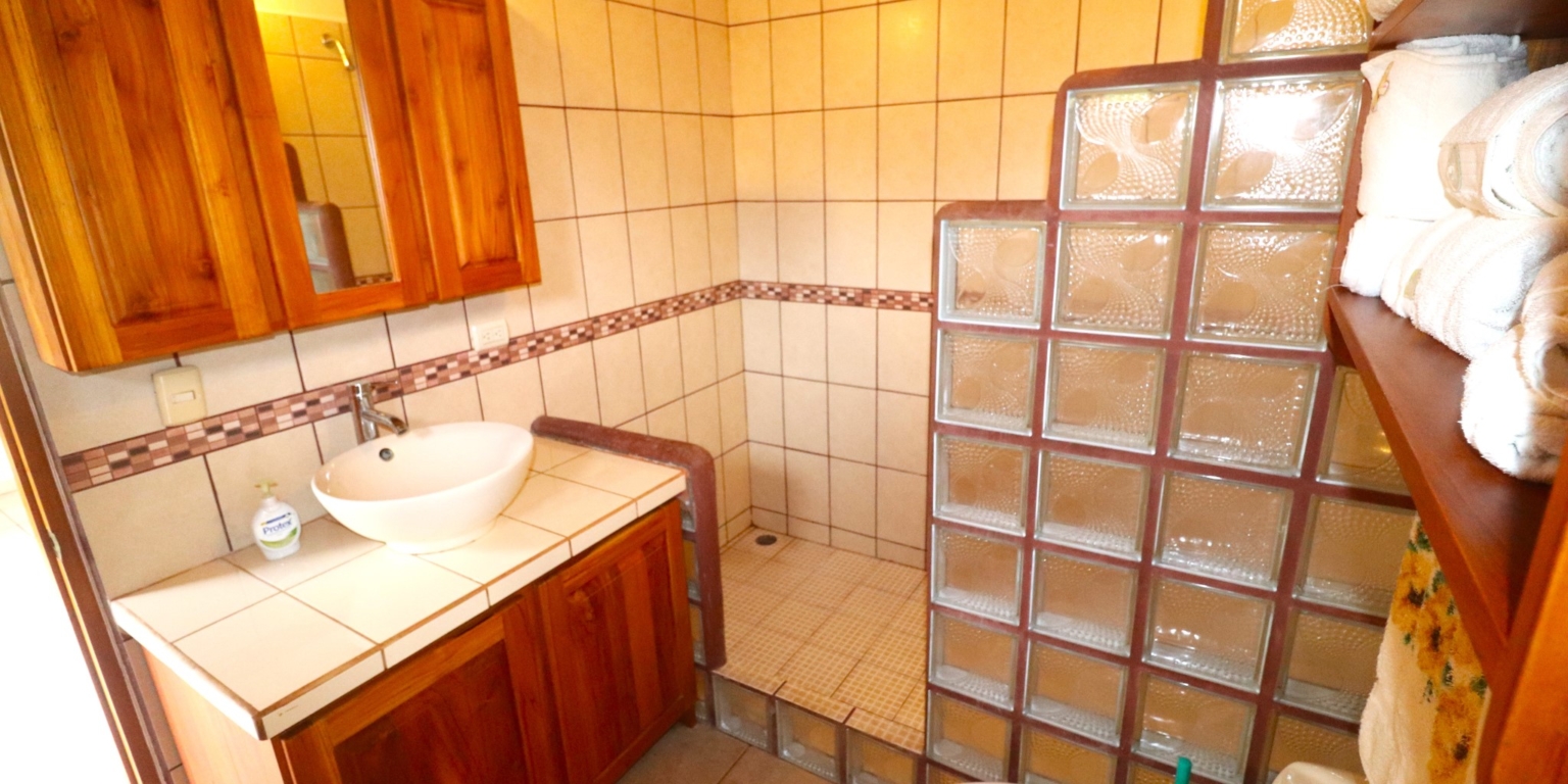1 (31) Home with 3-Bedrooms with River Border in Easy Access Location in Ojochal Costa Rica