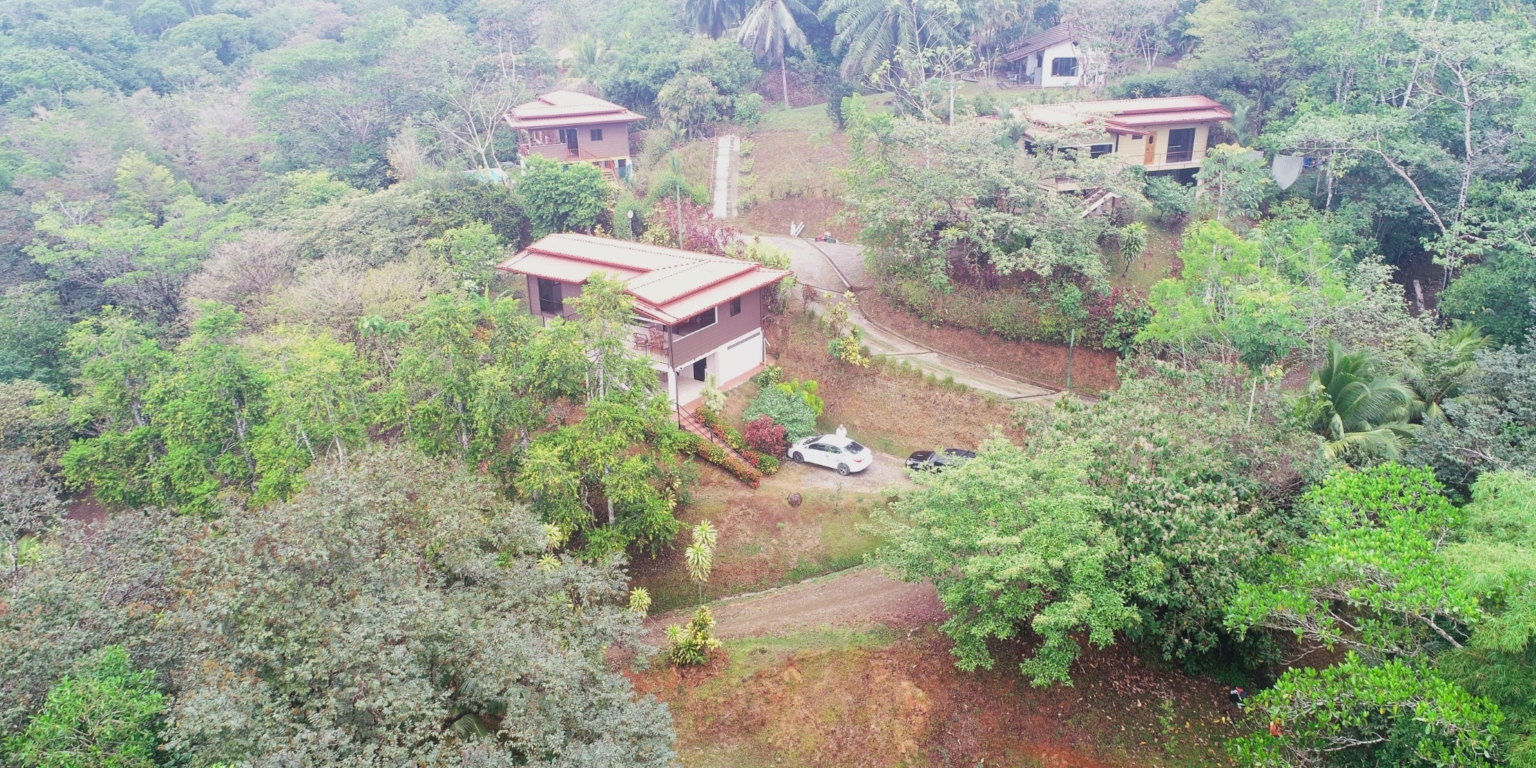 1 (7) Home with 3-Bedrooms with River Border in Easy Access Location in Ojochal Costa Rica