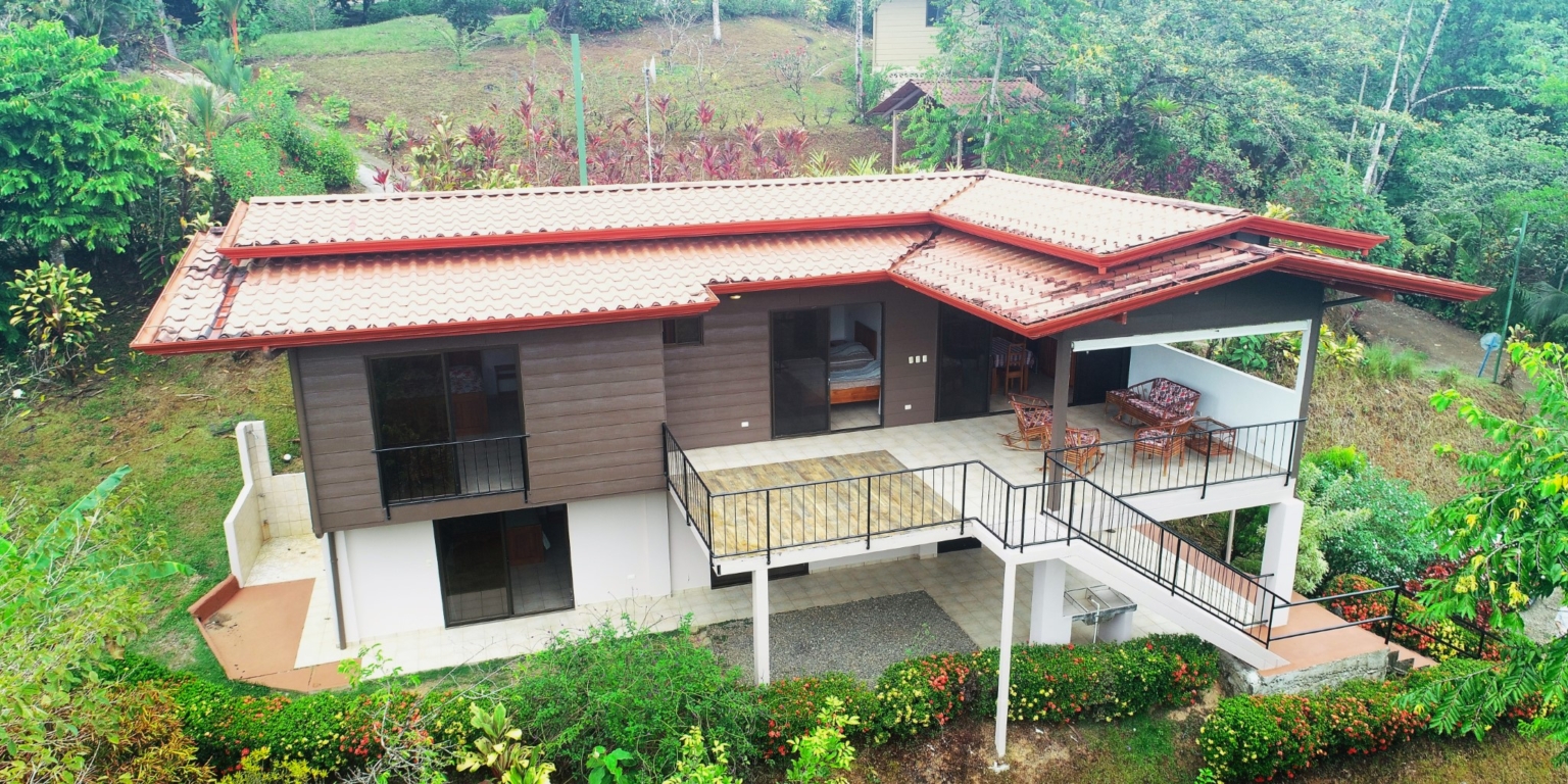 1 (6) Home with 3-Bedrooms with River Border in Easy Access Location in Ojochal Costa Rica