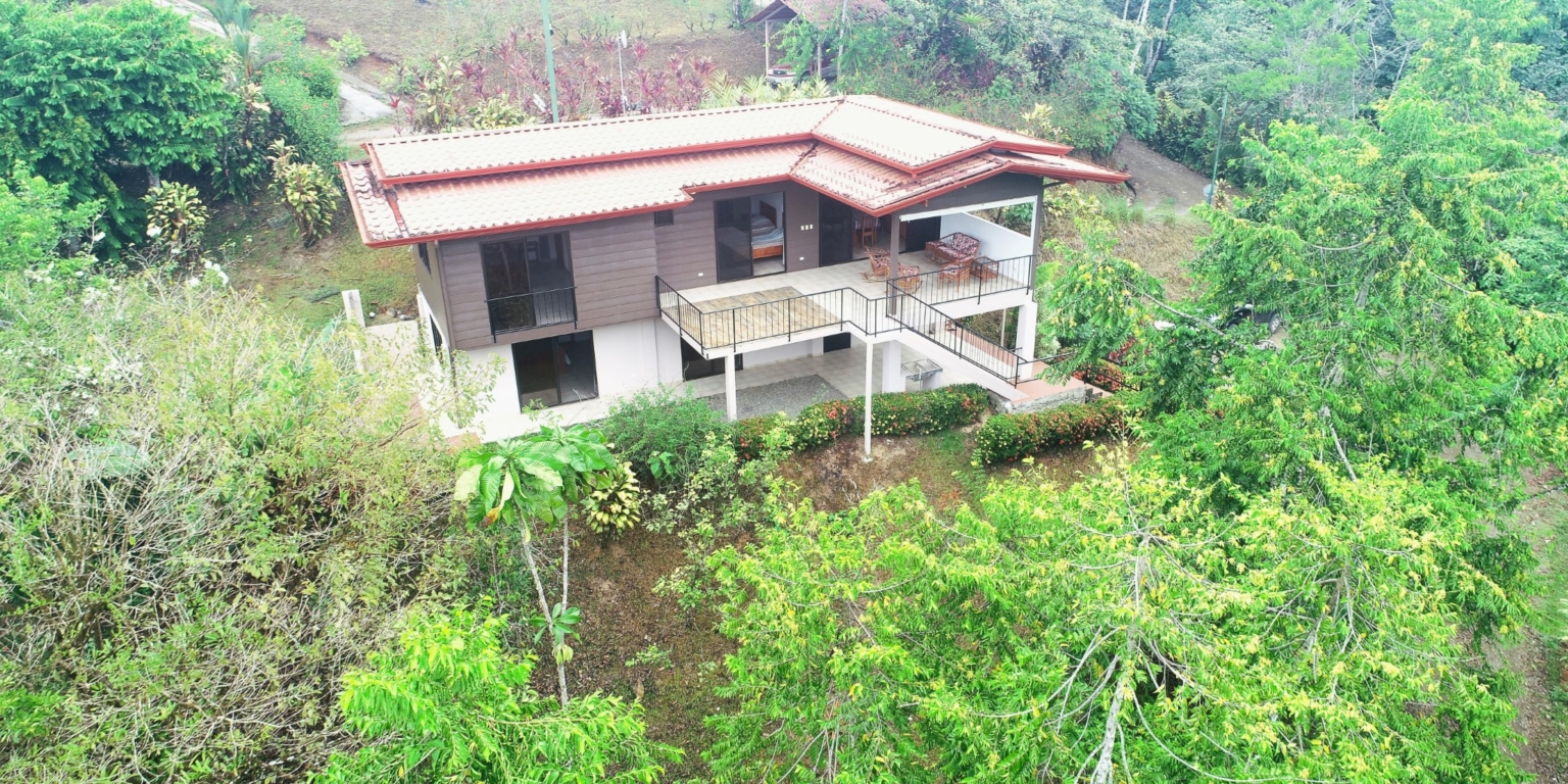 1 (5) Home with 3-Bedrooms with River Border in Easy Access Location in Ojochal Costa Rica