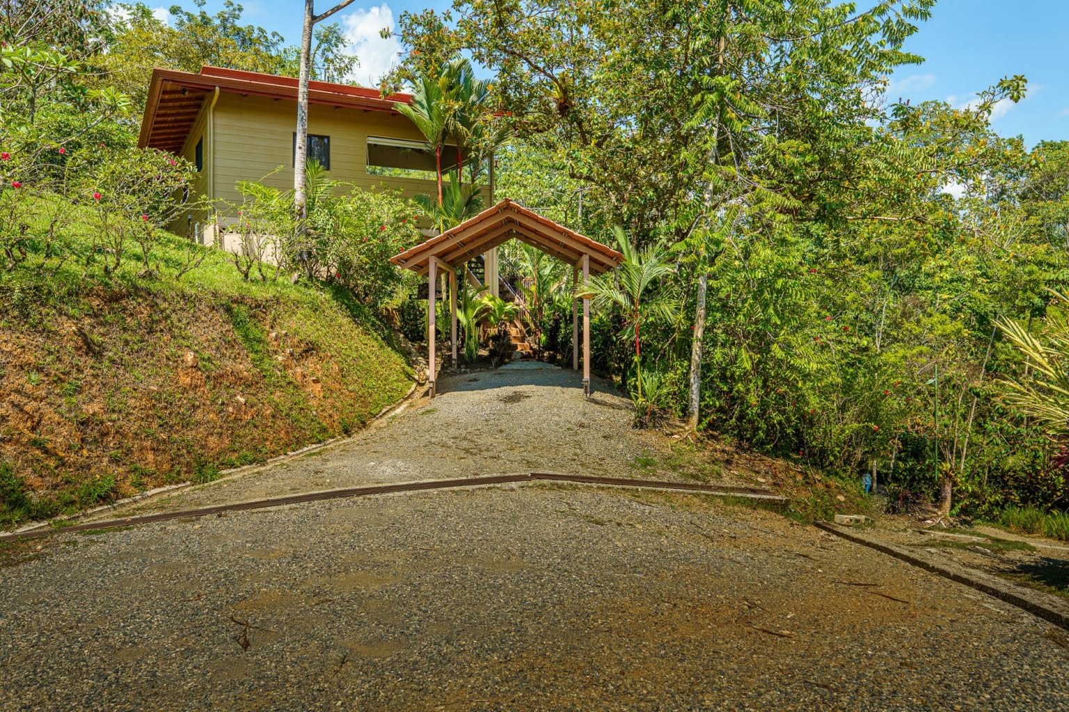 DSC08498-HDR Private Oasis 3-Bedroom Home in a Desirable Neighborhood in Ojochal Costa Rica