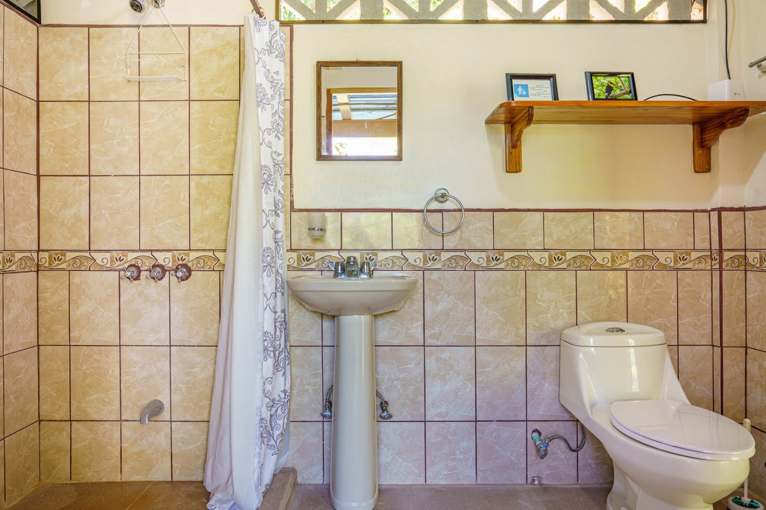 DSC08546-HDR Private Oasis 3-Bedroom Home in a Desirable Neighborhood in Ojochal Costa Rica