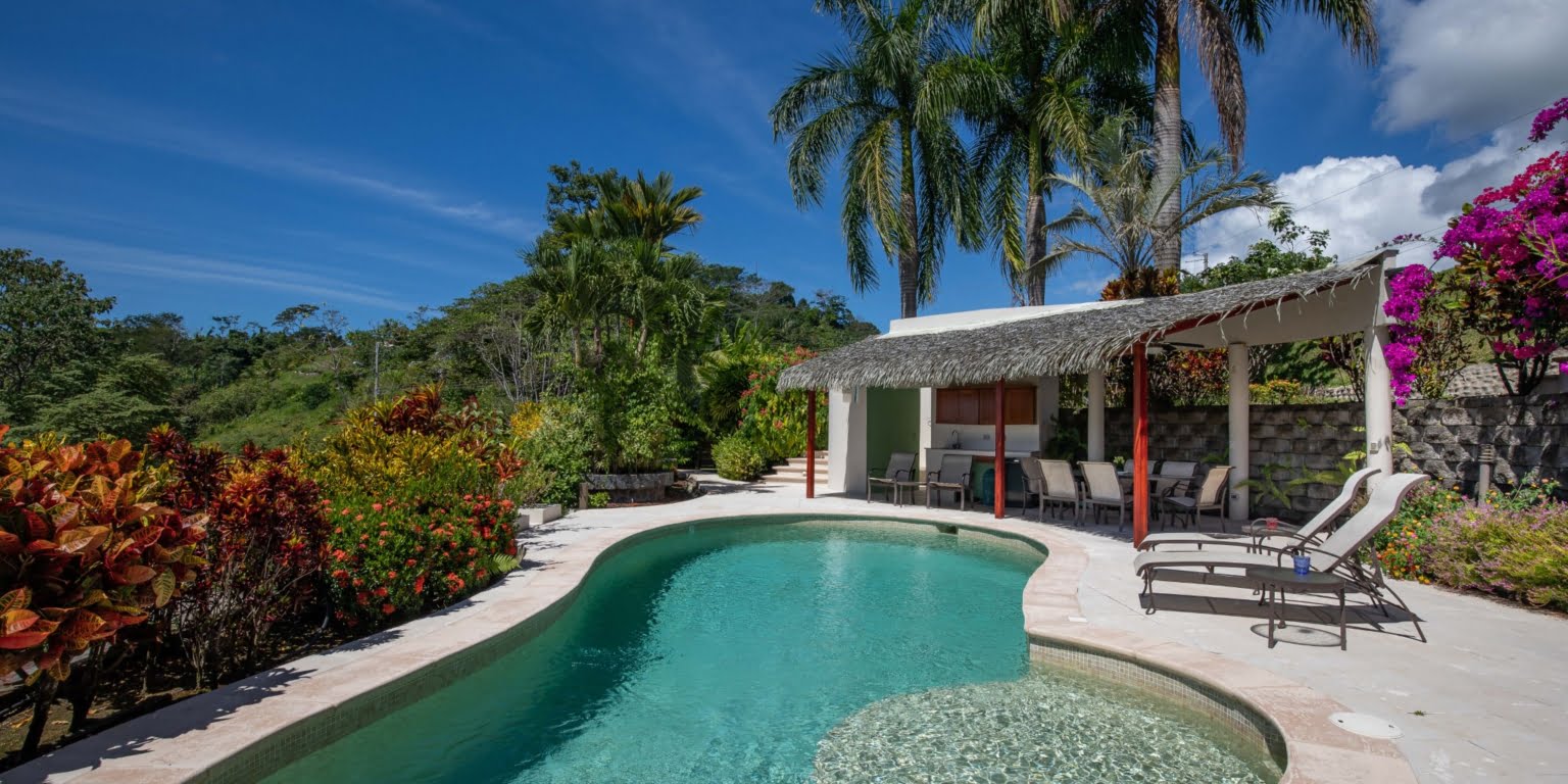 Relaxing & Elegant Beautiful 3-Bedroom Home with Mountain & Ocean Views in Chontales Costa Rica