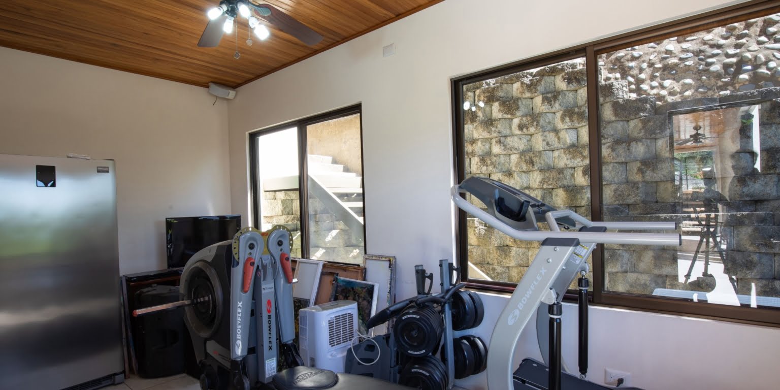 Relaxing & Elegant Beautiful 3-Bedroom Home with Mountain & Ocean Views in Chontales Costa Rica
