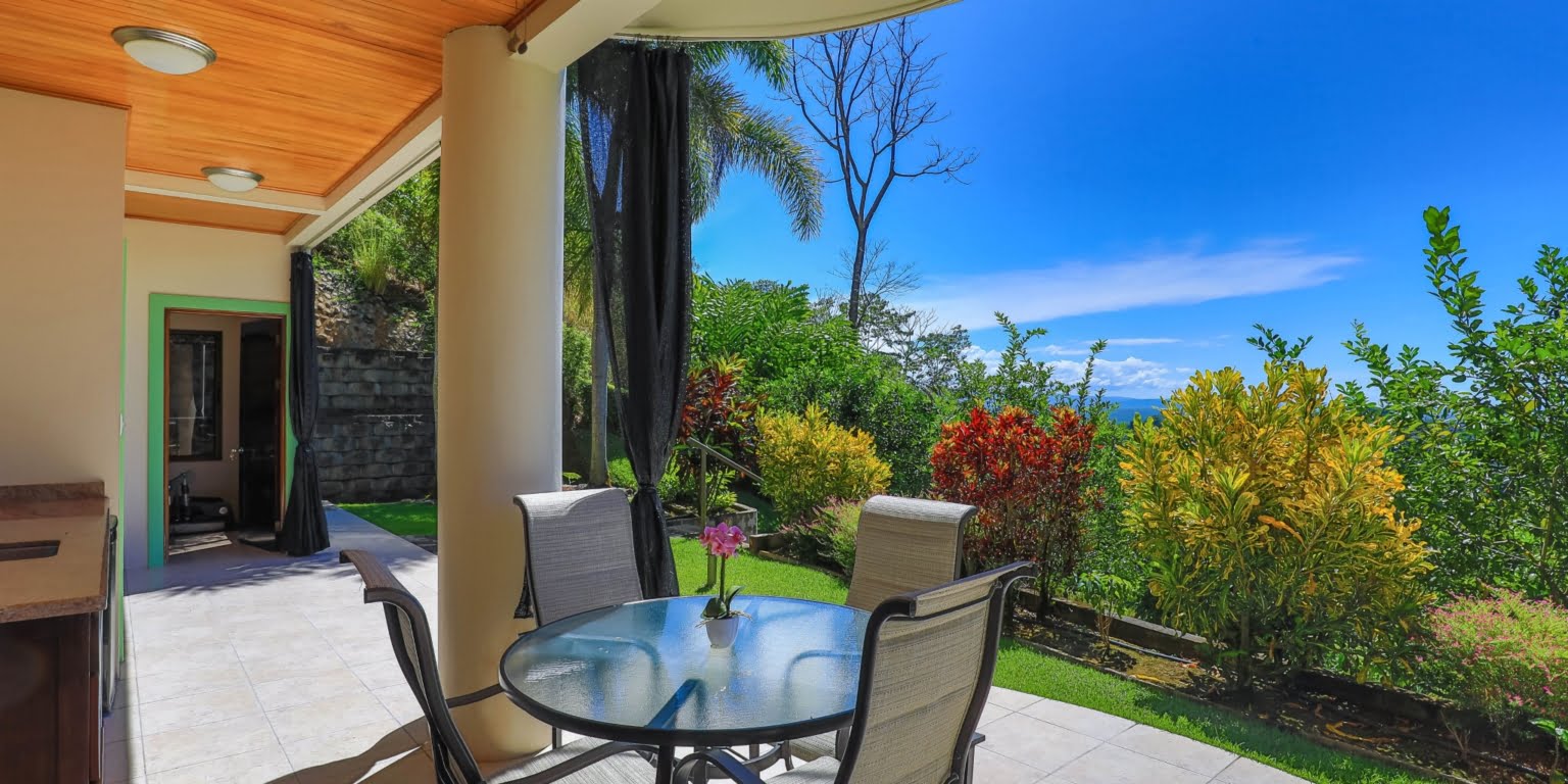 Relaxing & Elegant Beautiful 3-Bedroom Home with Mountain & Ocean Views in Chontales Costa Rica